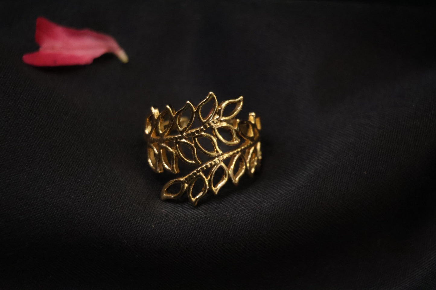 Chunky Adjustable Leaf Ring