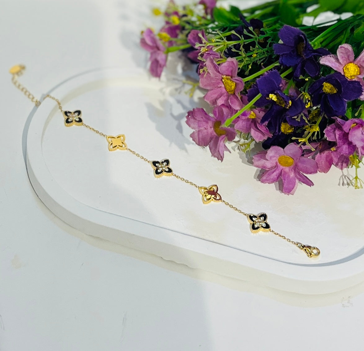 Anti Tarnish Clover AD Studded Bracelet