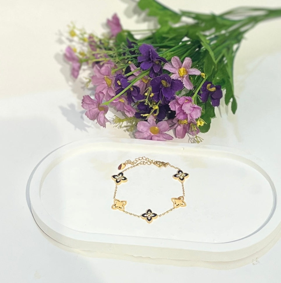 Anti Tarnish Clover AD Studded Bracelet