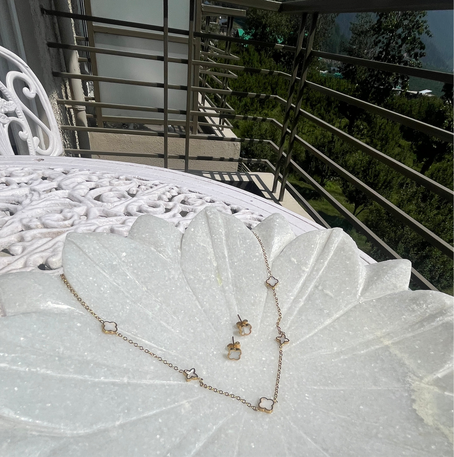 Anti-Tarnish Clover Necklace and Earring Set