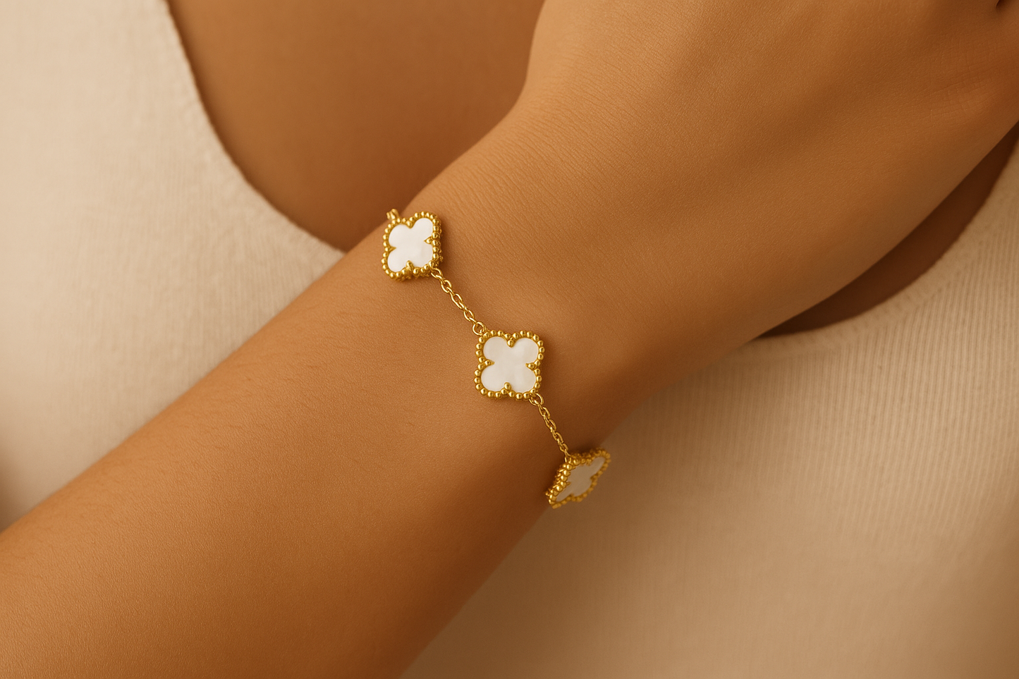 Anti tarnish White Clover Bracelet