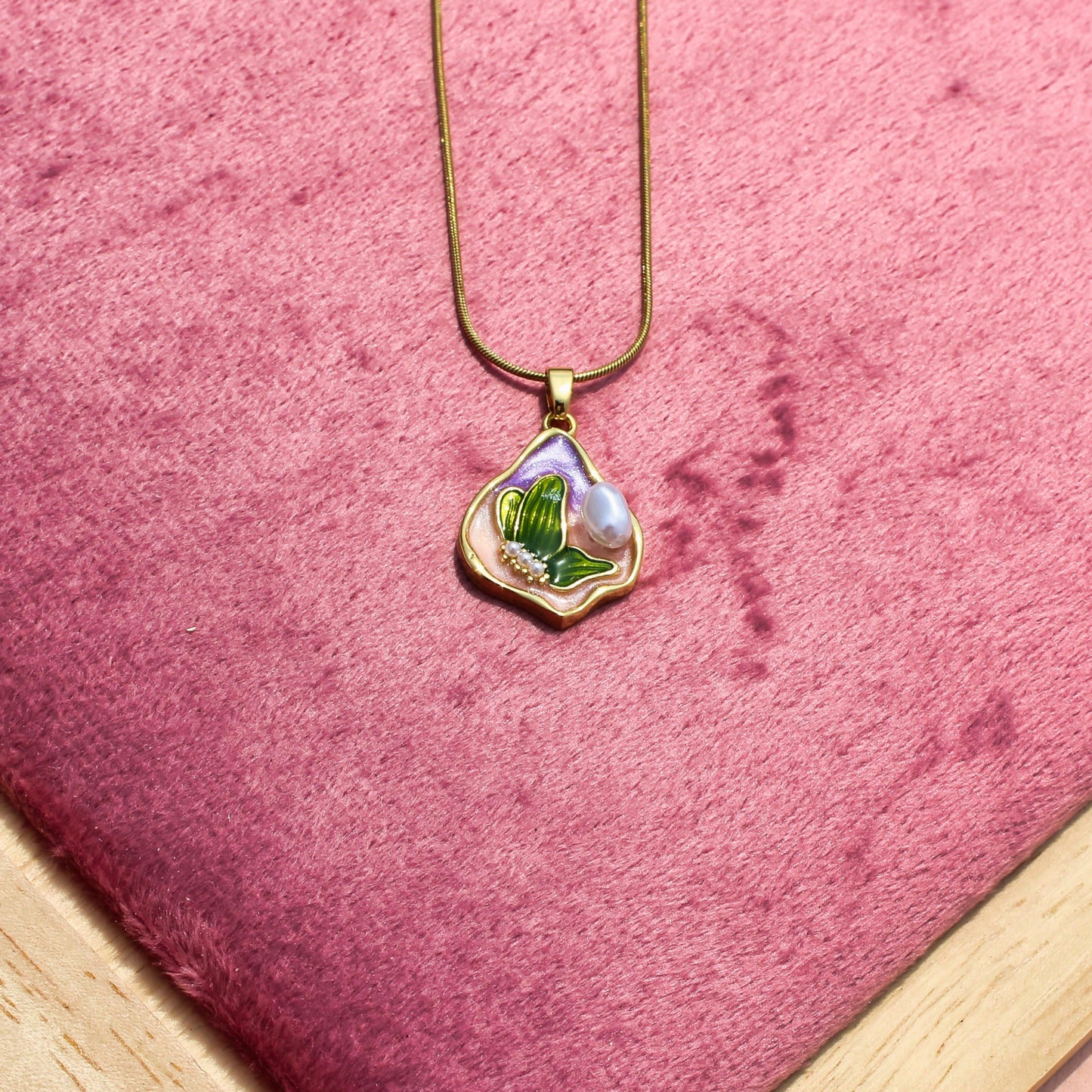 Anti Tarnish Gold Plated Necklace with Pear Shaped Vintage Pendant