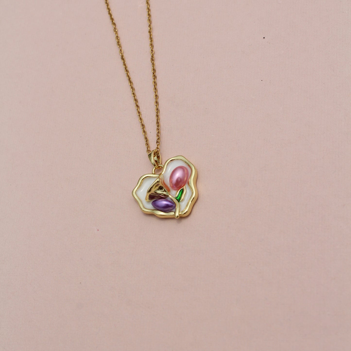 Anti Tarnish Gold Plated Necklace with Heart Shaped Vintage Pendant