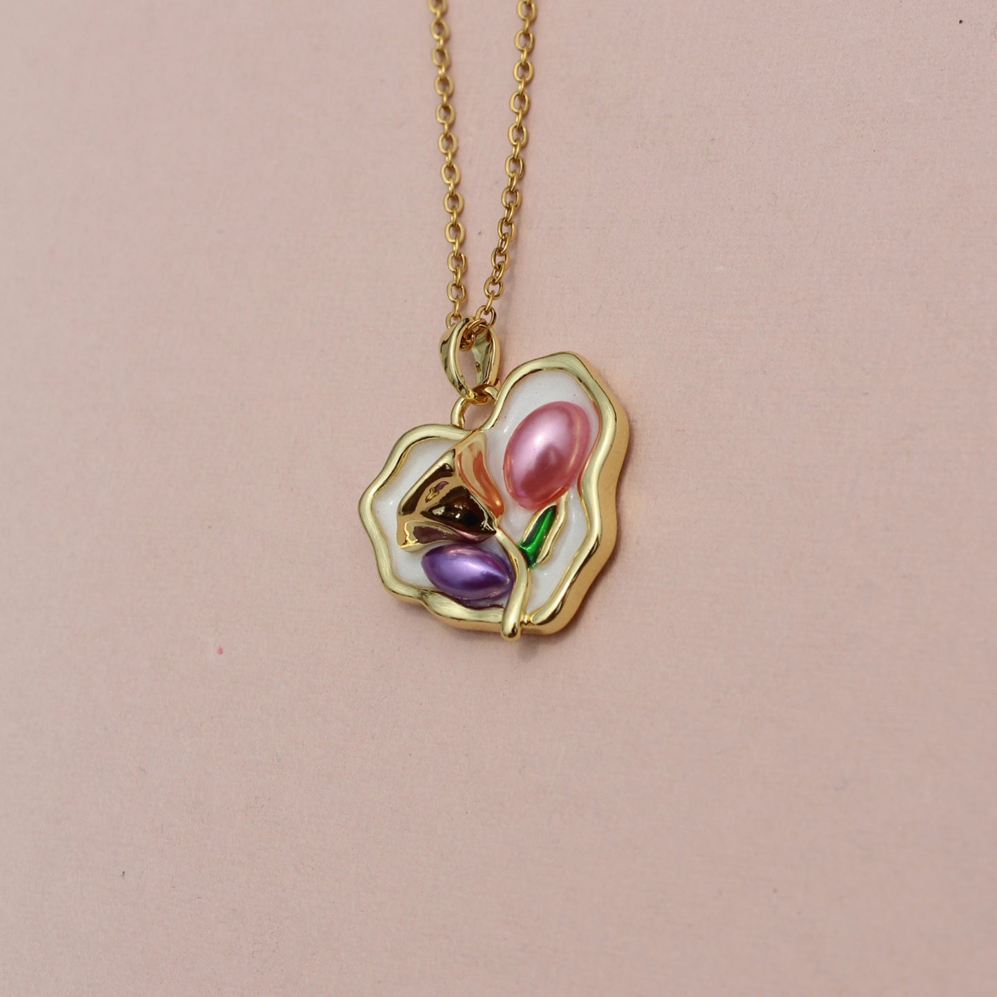Anti Tarnish Gold Plated Necklace with Heart Shaped Vintage Pendant