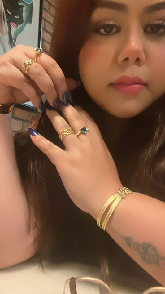 How to Style Minimalist Jewelry for Everyday Looks | Joyas Studio