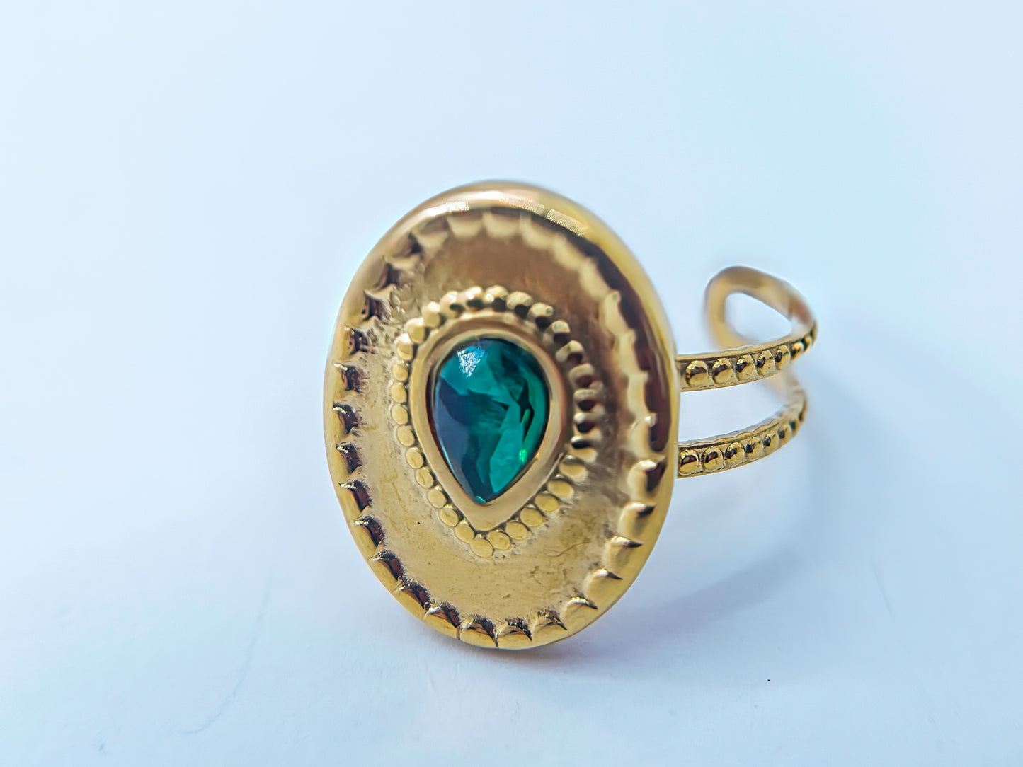 Anti-Tarnish Gold Plated Ajustable Oval Ring Green Stone