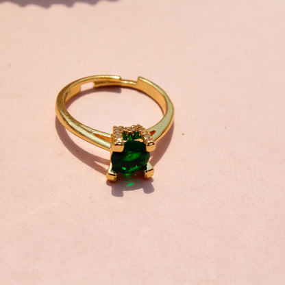 Emerald stone ring